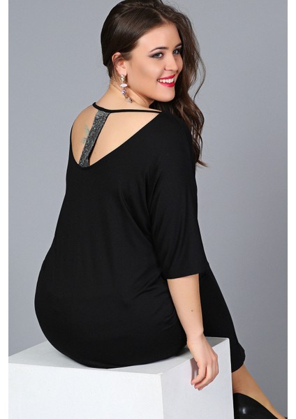 Büyük Beden Sırt Dekolteli Pul Payet Bantlı Yarım Kol Bluz Siyah