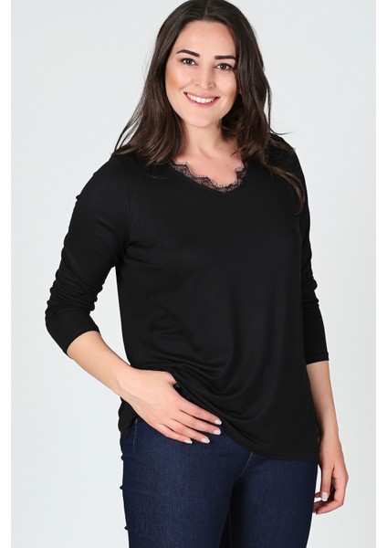 Yaka Dantel Detaylı Uzun Kol Bluz Siyah