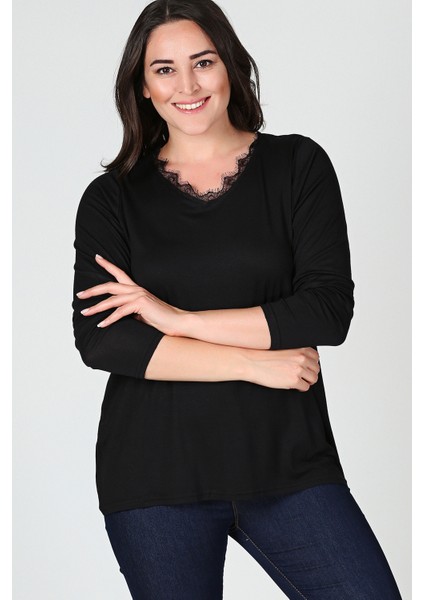 Yaka Dantel Detaylı Uzun Kol Bluz Siyah fiyatları