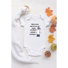 Tuğba Baby Özel Tasarım  Baba Omzu Diye Biryer Var Huzur Bulduğun Bebek Body Baba Bebek Badi Zıbın