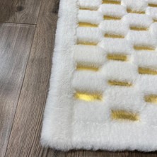 Dericibey Krem ve Gold Renk Parçalı Peluş Halı 170 x 240 cm