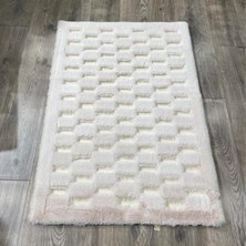 Dericibey Krem Renk Parçalı Peluş Halı 140 x 200 cm