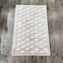Dericibey Krem Renk Parçalı Peluş Halı 140 x 200 cm
