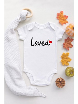 Tuğba Baby Loved Yazılı Beyaz Bebek Body %100 Pamuklu Organik Baskılı Çıtçıtlı Bebek Badi Zıbın