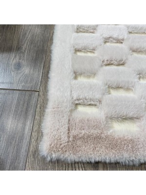 Dericibey Krem Renk Parçalı Peluş Halı 200 x 300 cm