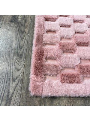 Dericibey Pembe Renk Parçalı Peluş Halı 80 x 150 cm