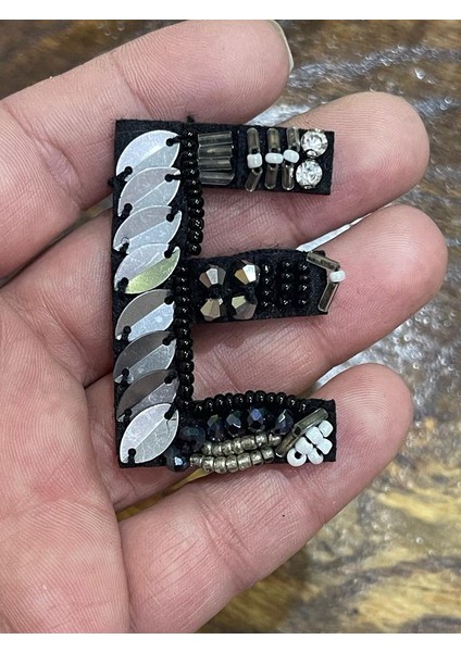 5x3 cm Nakış ve Boncuk Işleme E Harfi Aplike Arma Yama Dikiş Aksesuarı