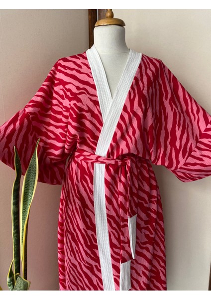 Krinkıl Kumaş Pembe Zebra Desenli Kadın Uzun Kimono Tokalı Set