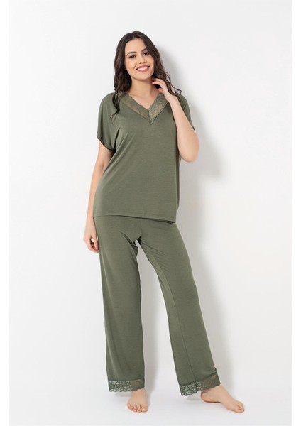 Kısa Kollu V Yakalı Dantelli Pijama Takımı