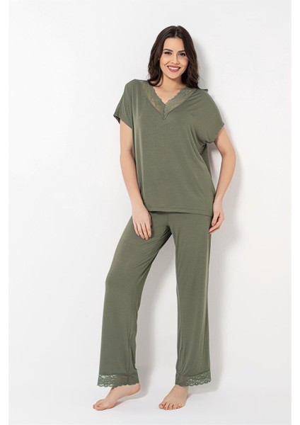 Kısa Kollu V Yakalı Dantelli Pijama Takımı