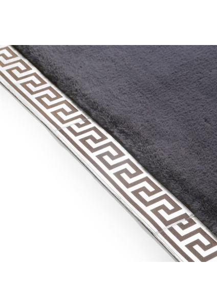 Gri Gümüş Bordürlü Peluş Halı 80 x 150 cm
