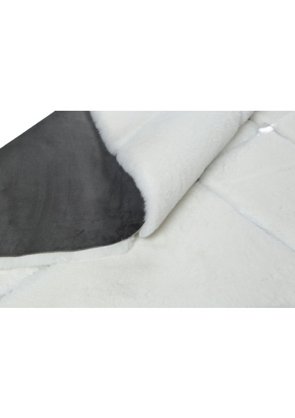 Gümüş Varaklı Beyaz Peluş Halı 120 x 180 cm indirimleri