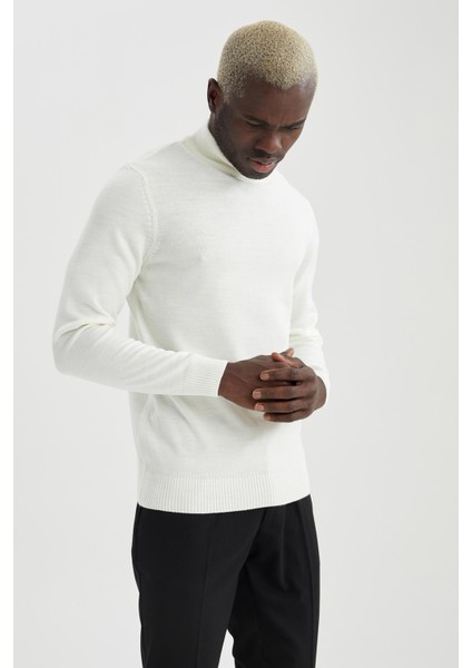Slim Fit Yarım Balıkçı Yaka Triko Kazak R1127AZ22WN
