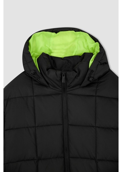 Regular Fit Çıkarılabilir Kapüşonlu Neon Detaylı Su İtici Şişme Mont U2417AZ22WN