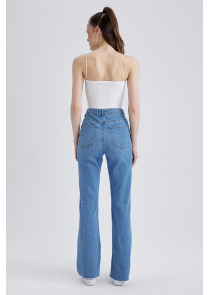 Slim Flare Fit İspanyol Paça Yüksek Bel Yırtmaçlı Jean Pantolon A2224AX23SP