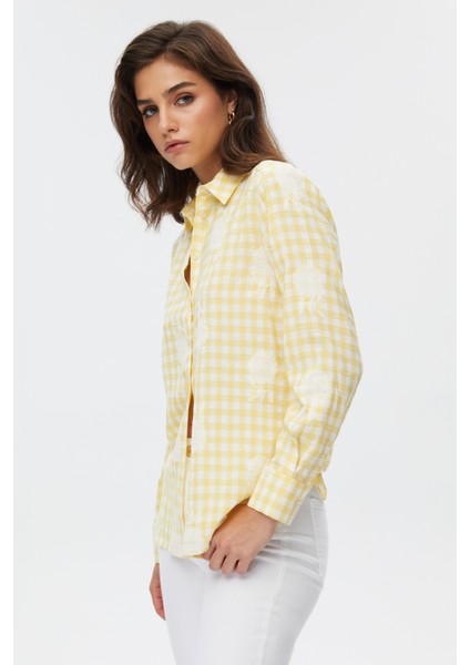 Sarı Papatya Desenli Kareli Gömlek fırsatları