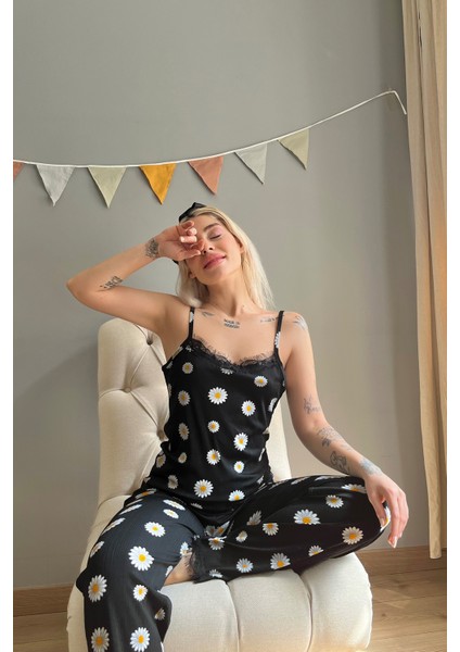 Papatya Dantelli Ip Askılı Örme Kadın Pijama Takımı
