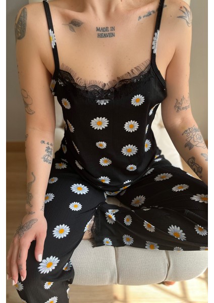 Papatya Dantelli Ip Askılı Örme Kadın Pijama Takımı