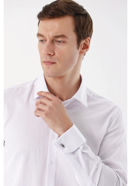 Erkek Beyaz Juliet Jakarlı Manşetli Sert Yaka Slim Fit Gömlek modelleri