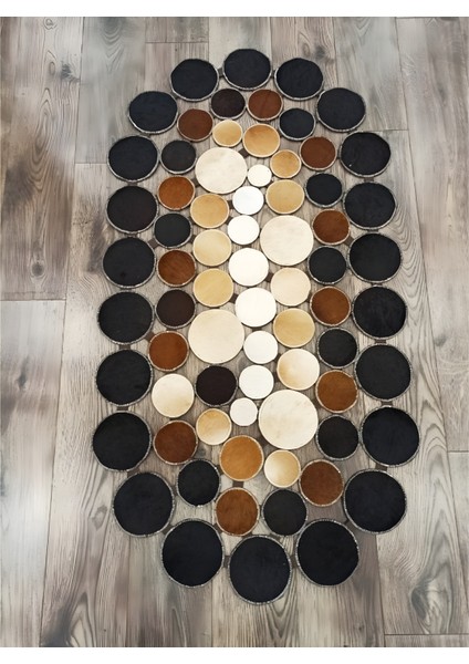 Dana Derisi Oval Puantiyeli Halı 140 x 200 cm