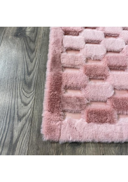 Pembe Renk Parçalı Peluş Halı 80 x 150 cm