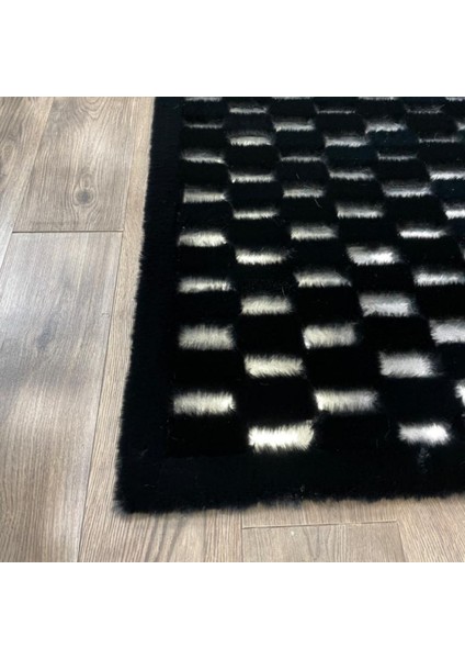 Siyah Parçalı Peluş Halı 80 x 150 cm