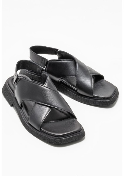 Siyah Deri Kadın Düz Sandalet fiyatları