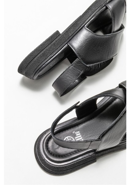 Siyah Deri Kadın Düz Sandalet fırsatları