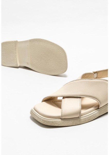Bej Deri Kadın Düz Sandalet modelleri