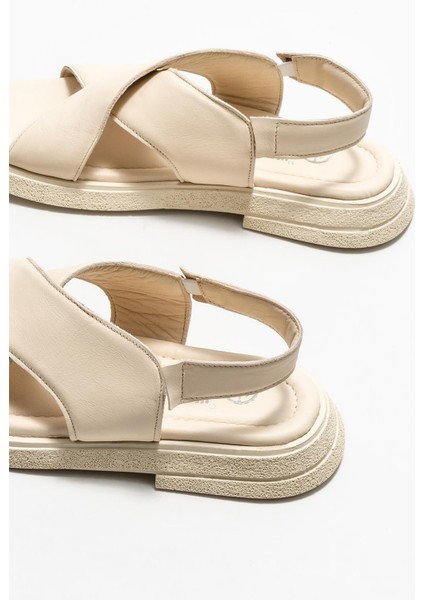 Bej Deri Kadın Düz Sandalet fırsatları