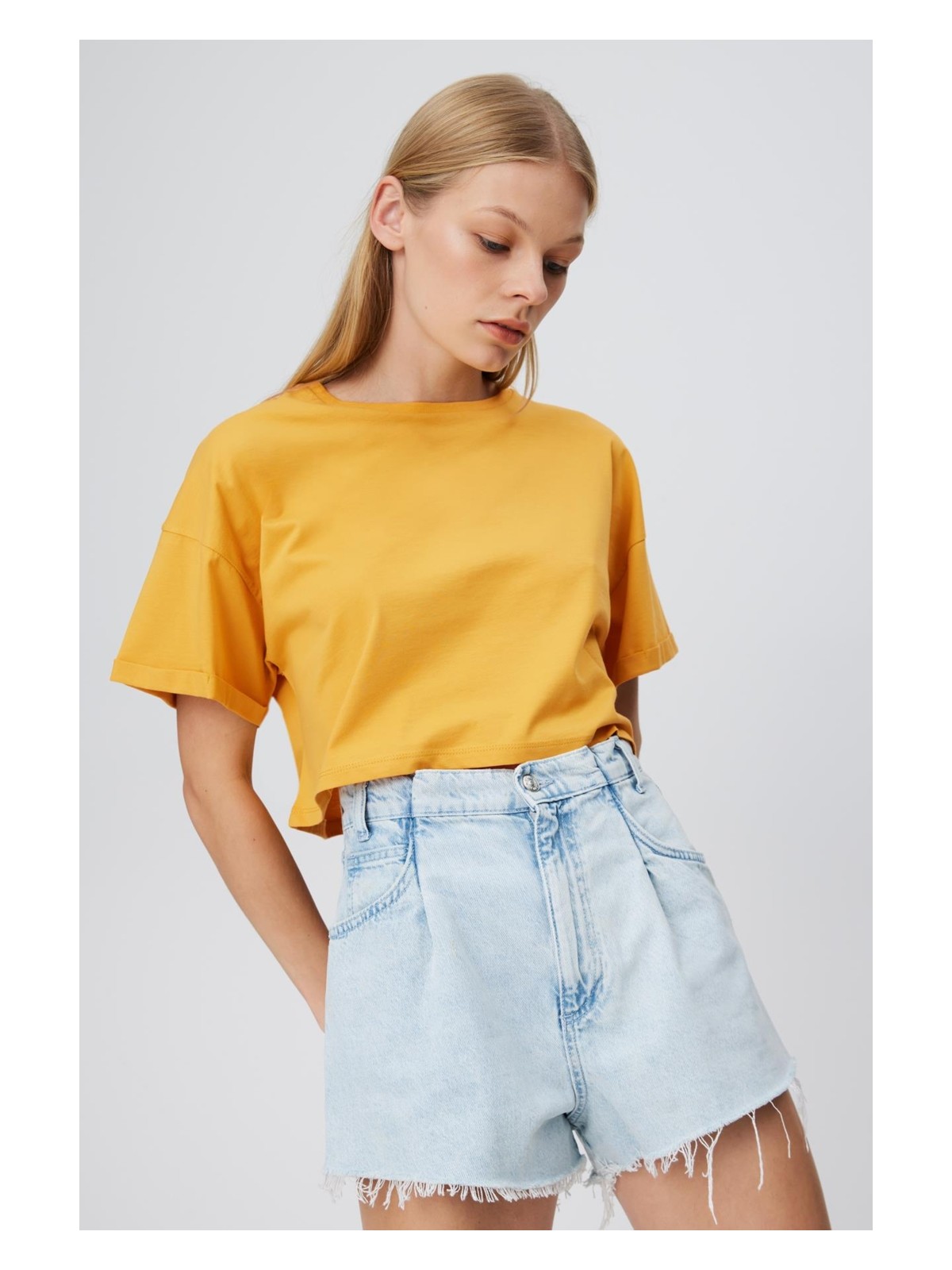 Babokah Kol Ucu Katlamalı Crop T-Shırt