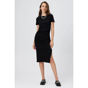 Büzgülü Midi Boy Kısa Kol Elbise