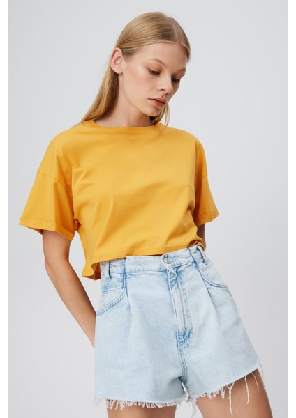 Kol Ucu Katlamalı Crop T-Shırt