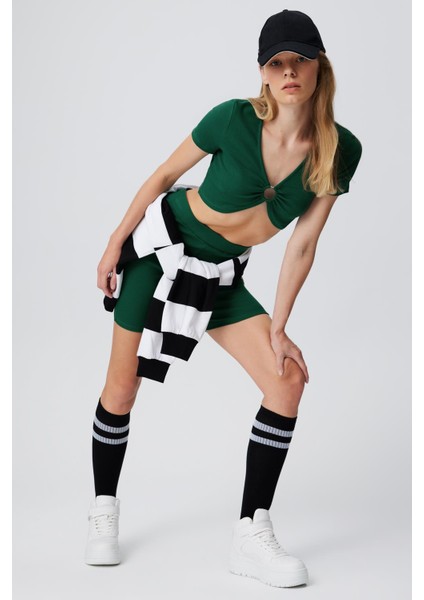 Ön Metal Halkalı Crop T-Shırt fırsatları