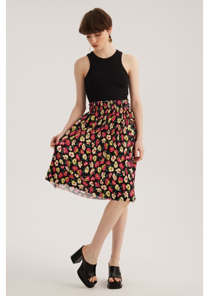 Siyah Çiçek Desenli Pliseli Midi Etek