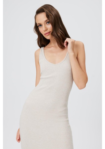 Askılı V Yaka Elbise