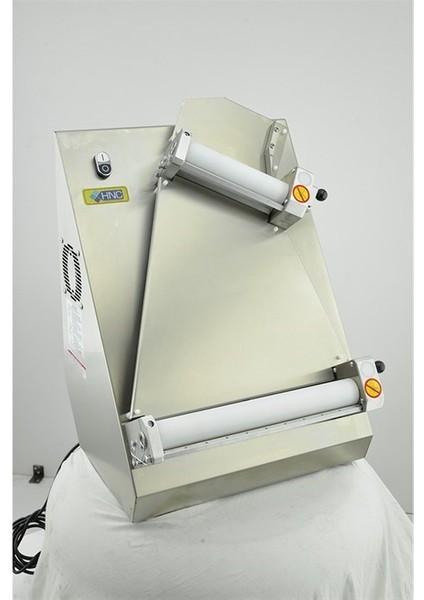 Endüstriyel 40 Cm 40 Luk Yatay Merdane Hamur Açma Makinesi HNC-HHA-40M
