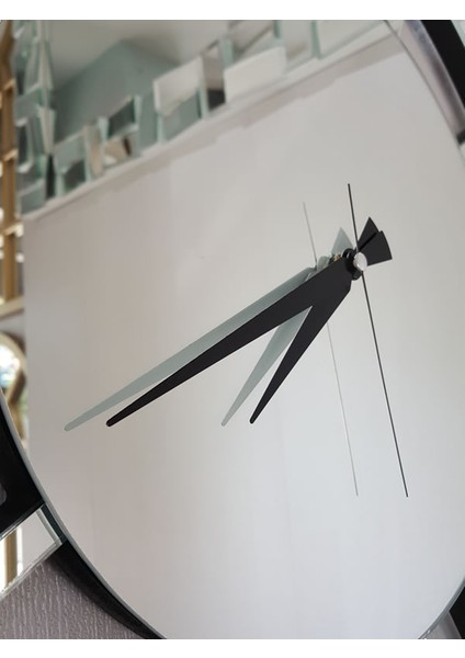 Circle Roma Silver Model Gümüş Renk 60 Cm Dekoratif Aynalı Duvar Saati