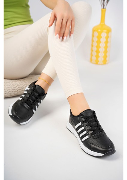 Siyaha Beyaz Şeritli Kadın Spor Ayakkabı fiyatları