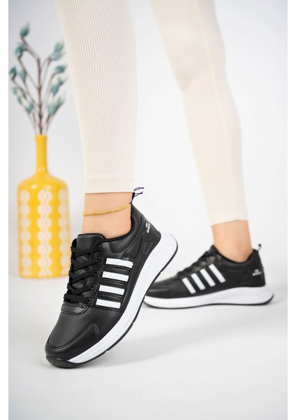 Siyaha Beyaz Şeritli Kadın Spor Ayakkabı modelleri