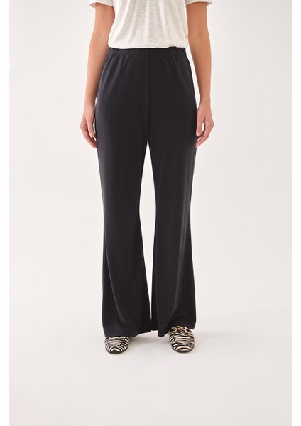 Alary Rahat Kalıp Siyah Renk Pantolon fiyatları