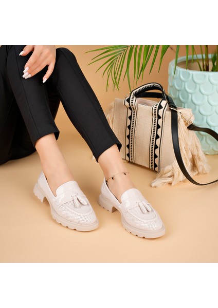 City Bej Rugan Püsküllü Kadın Loafer Ayakkabı