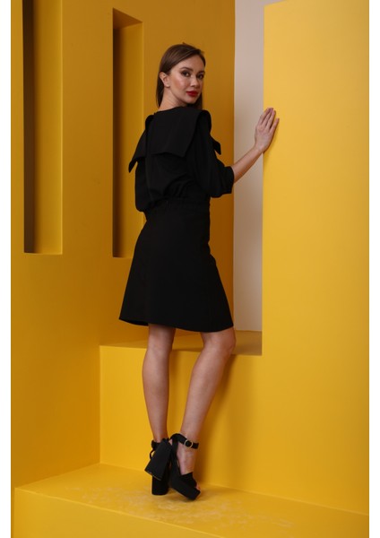 Yakalı Siyah Krep Bluz fırsatları