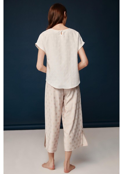 Kadın Kısa Kol Kapri Bej Pijama Takımı 3C0T0N11
