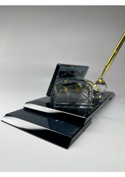 Kristal Cam Masaüstü Isimlik Çift Ayak Kalem Saat ve Kartvizit Figürlü Özel Hediyelik fiyatları