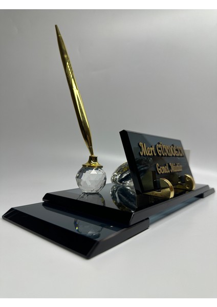 Kristal Cam Masaüstü Isimlik Çift Ayak Kalem Saat ve Kartvizit Figürlü Özel Hediyelik fırsatları