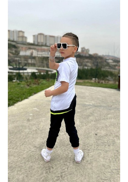 Neon Yeşil Şerit Detaylı Erkek Çocuk Takım fırsatları