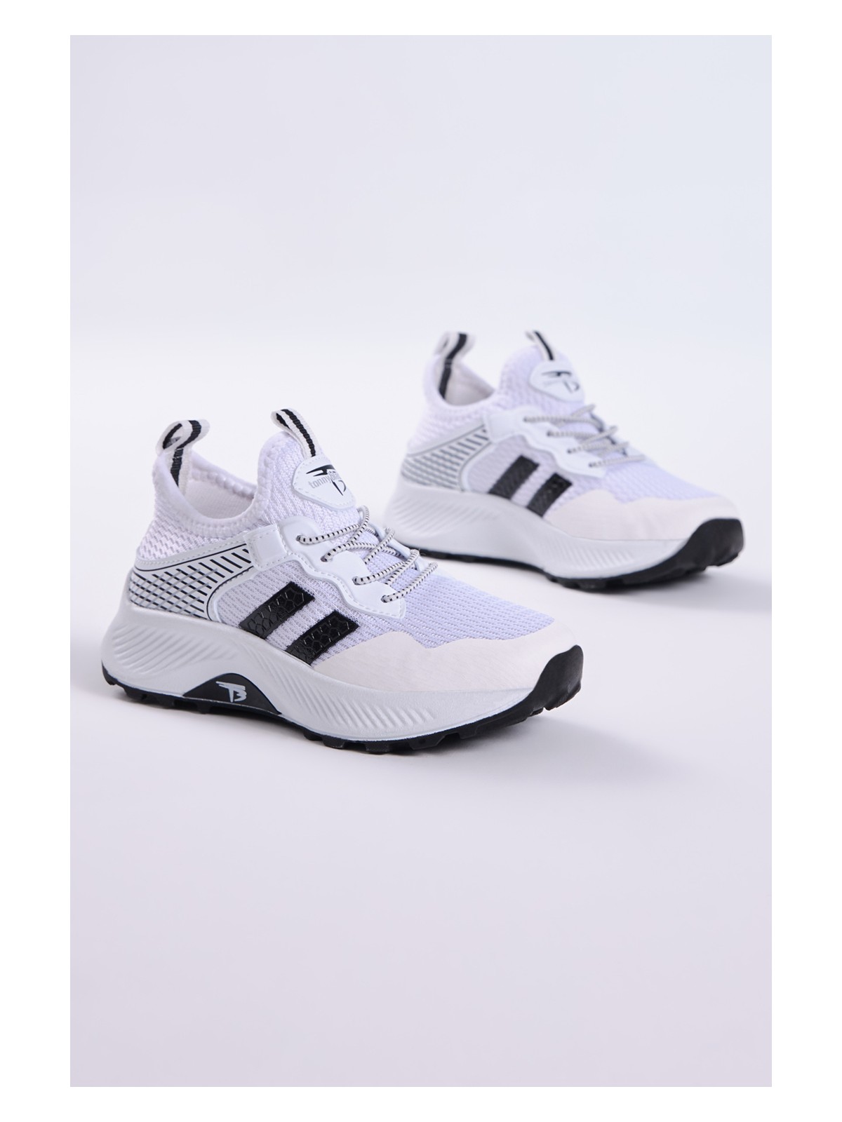 Tonny Black Çocuk Unisex Beyaz Siyah Rahat Kalıp Nefes Alabilen Kumaş Bağcıklı Sneaker10