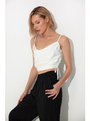 Sherin Beyaz Yanları Büzgülü Askılı Büstiyer SS23CT4735BE