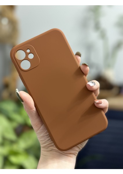 Iphone 11 Uyumlu ( 12 Görünümlü Köşeli ) Içi Kadife Lansman Kılıf fiyatları